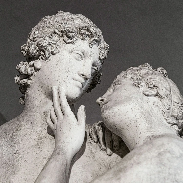 Collezione INVICTUS CROSS